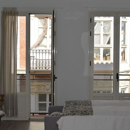 Modern Studio Flat Close To Plaza Merced Malaga Bagian luar foto