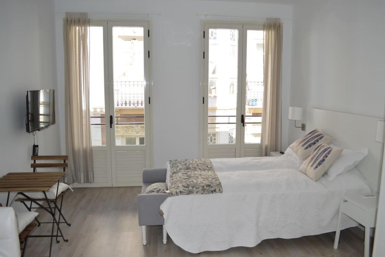 Modern Studio Flat Close To Plaza Merced Malaga Bagian luar foto