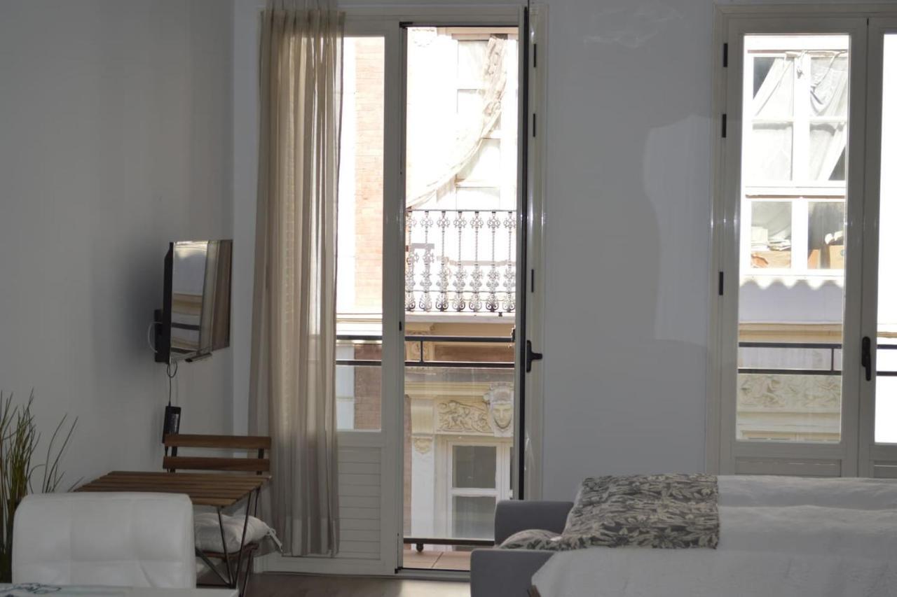 Modern Studio Flat Close To Plaza Merced Malaga Bagian luar foto